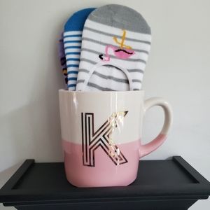 K monogrammed mug with 3 pairs of socks
